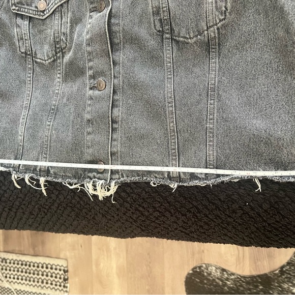 Levi’s Denim Jacket - Picture 5 of 6